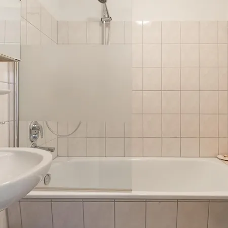 Ferienwohnung 533 MeerZeit - Bade-&Saunawelt täglich inklusive * Sellin (Rugen)